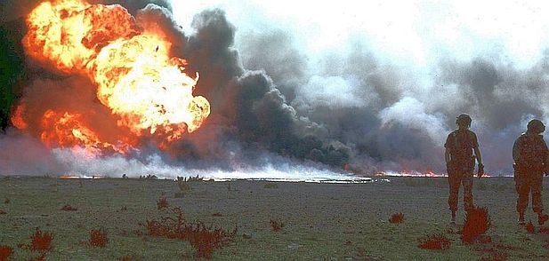 Brennende Ölfelder im Irak-Krieg